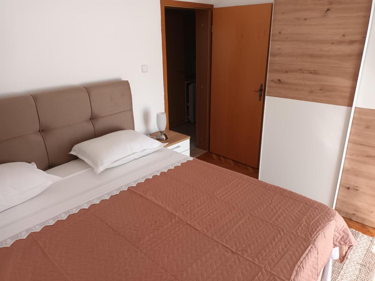 Apartmani Zokic Kaštela Esterno foto